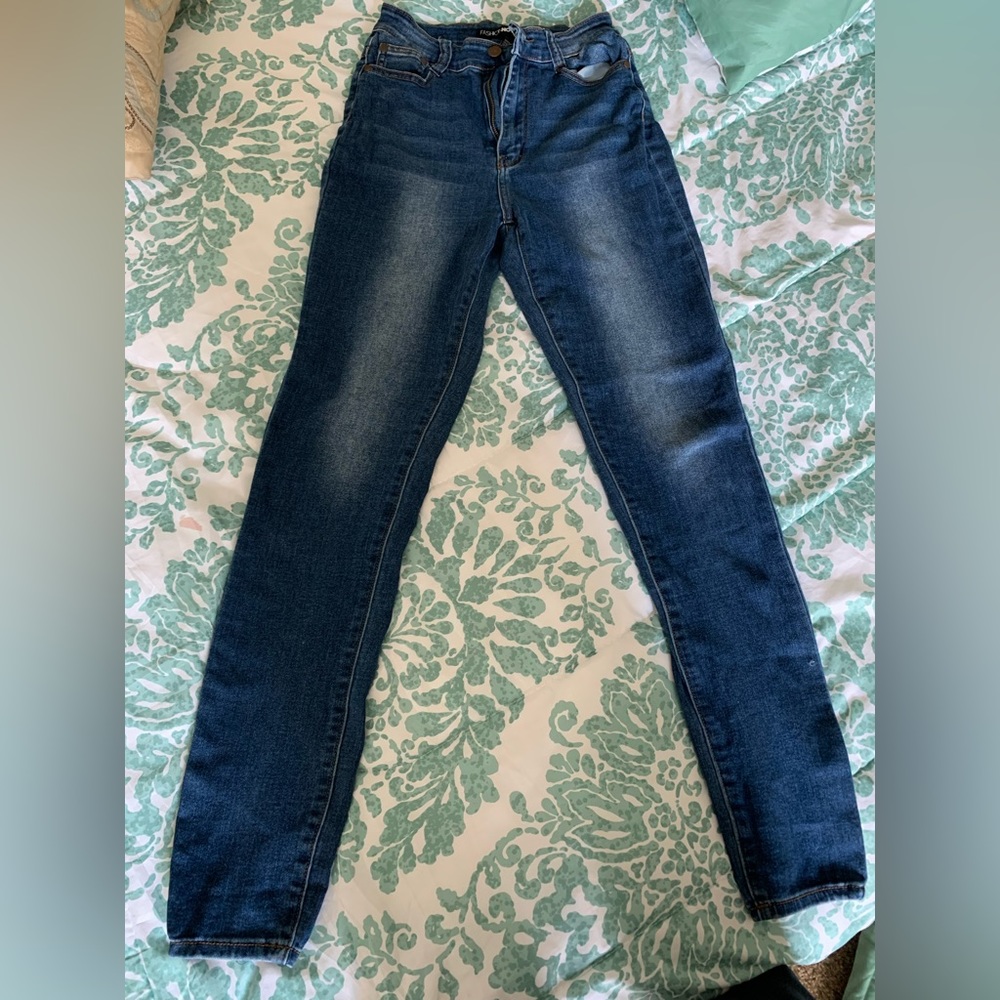 Dark blue jeans 👖